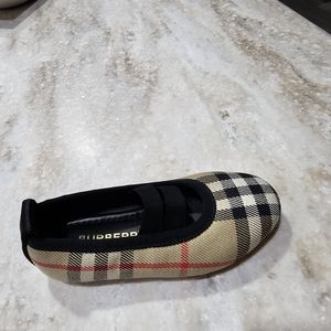 Burberry kids flats